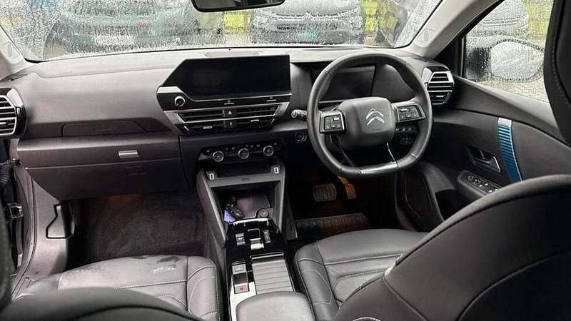 Used Citroën e-C4 Shine 98 kW (134 HP) 2024 Grey Hatchback