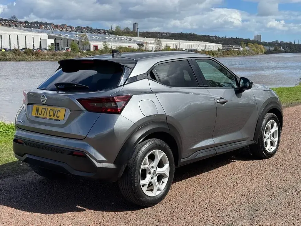 Used Nissan Juke N-Connecta 114 HP (83 kW) 2021 Grey SUV