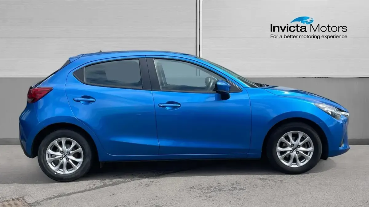 Used Mazda 2 73 HP (53 kW) 2018 Blue Hatchback