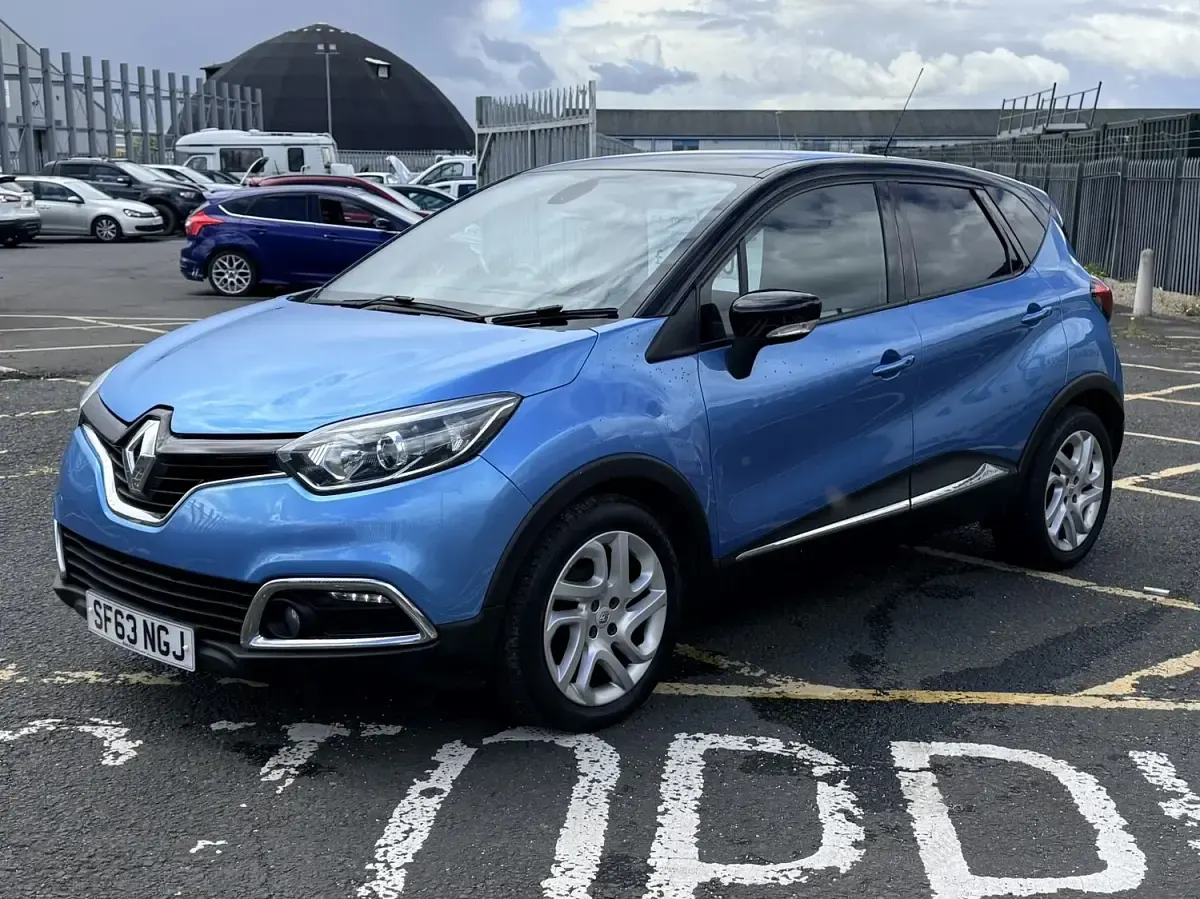 Used Renault Captur Dynamique 90 HP (66 kW) 2013 Blue/black SUV
