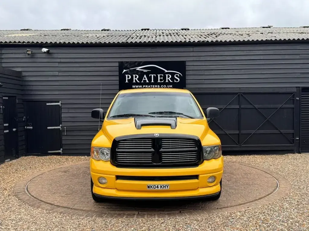 Used Dodge Ram 345 HP (253 kW) 2004 Yellow Pickup