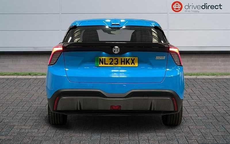 Used MG MG4 EV SE 125 kW (170 HP) 2023 Blue Hatchback