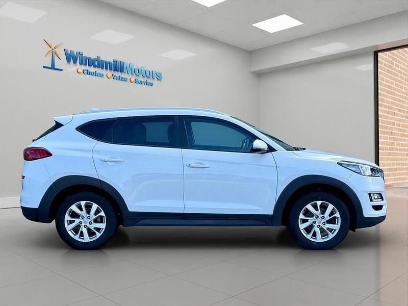 Used Hyundai Tucson SE 177 HP (130 kW) 2019 White SUV