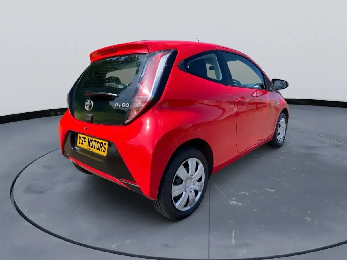 Used Toyota Aygo X-play 2018 Red Hatchback