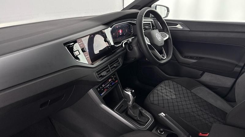 Used VW Polo R-line 95 HP (69 kW) 2023 Silver Hatchback