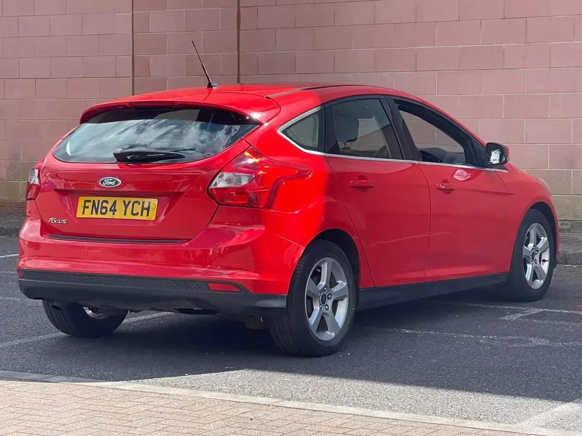 Used Ford Focus Zetec 2014 Red Hatchback