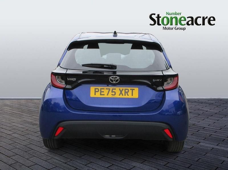 Used Toyota Yaris Hybrid 116 HP (85 kW) 2025 Blue Hatchback