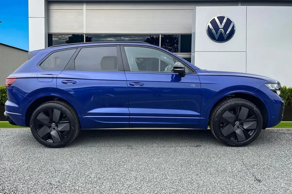 New VW Touareg Edition 286 HP (210 kW) 2026 Blue SUV