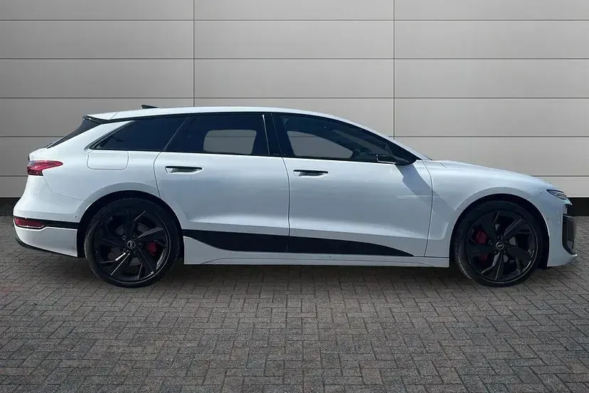Used Audi A6 e-tron Performance 269 kW (367 HP) 2025 Glacier white Estate