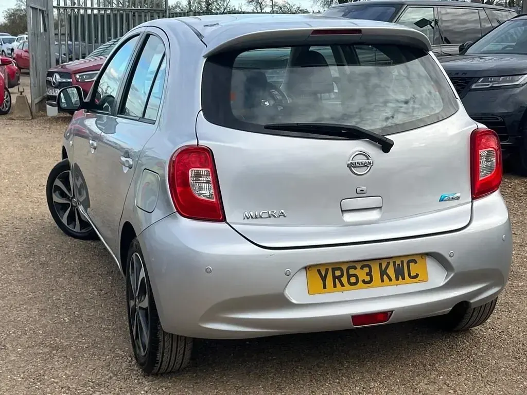 Begagnad Nissan Micra S 80 HK (58 kW) 2013 Silver Halvkombi