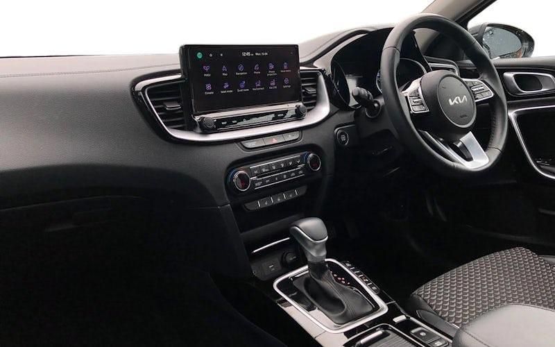Usado Kia XCeed 141 HP (103 kW) 2023 Preto SUV