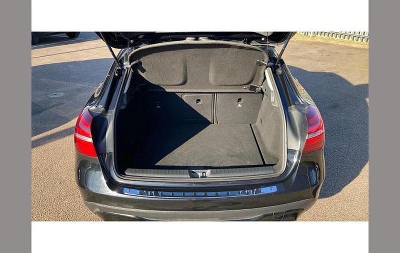 Used Mercedes GLA180 Urban 122 HP (89 kW) 2019 Black SUV