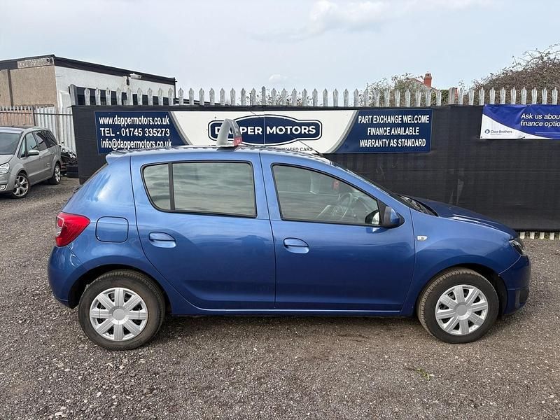 Used Dacia Sandero Lauréate 90 HP (66 kW) 2013 Blue Hatchback