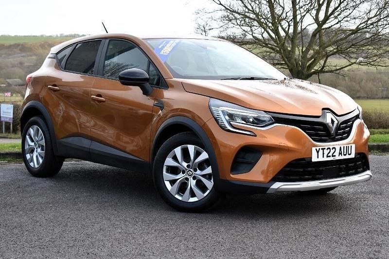 Used Renault Captur Iconic 140 HP (102 kW) 2022 Orange SUV