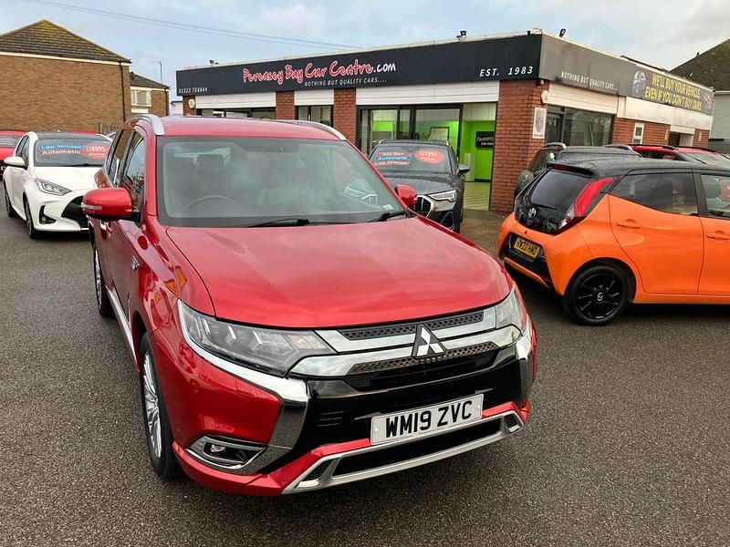 Used Mitsubishi Outlander P-HEV 2019 Red Estate