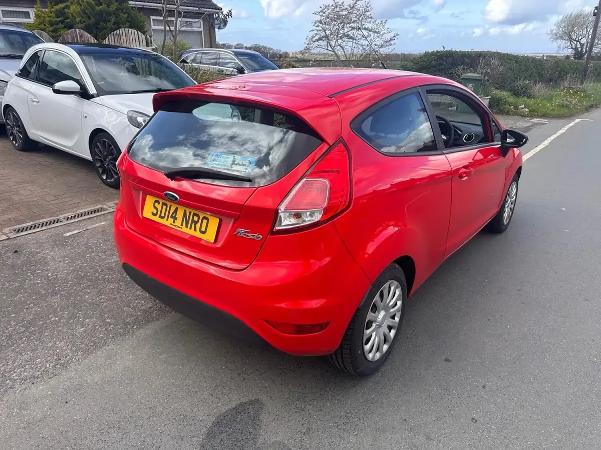 Used Ford Fiesta Style 82 HP (60 kW) 2014 Red Hatchback