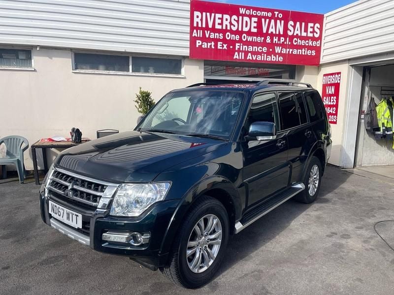 Used Mitsubishi Shogun 187 HP (137 kW) 2018 Green SUV