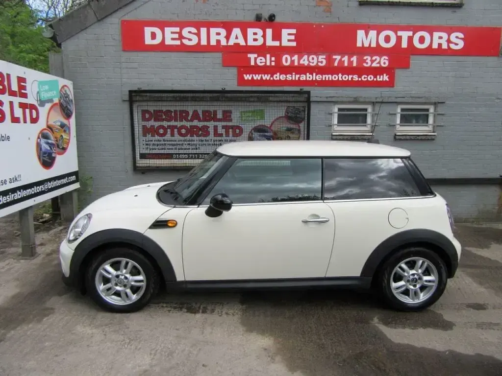 Begagnad Mini ONE Hatch 2012 Vit Halvkombi