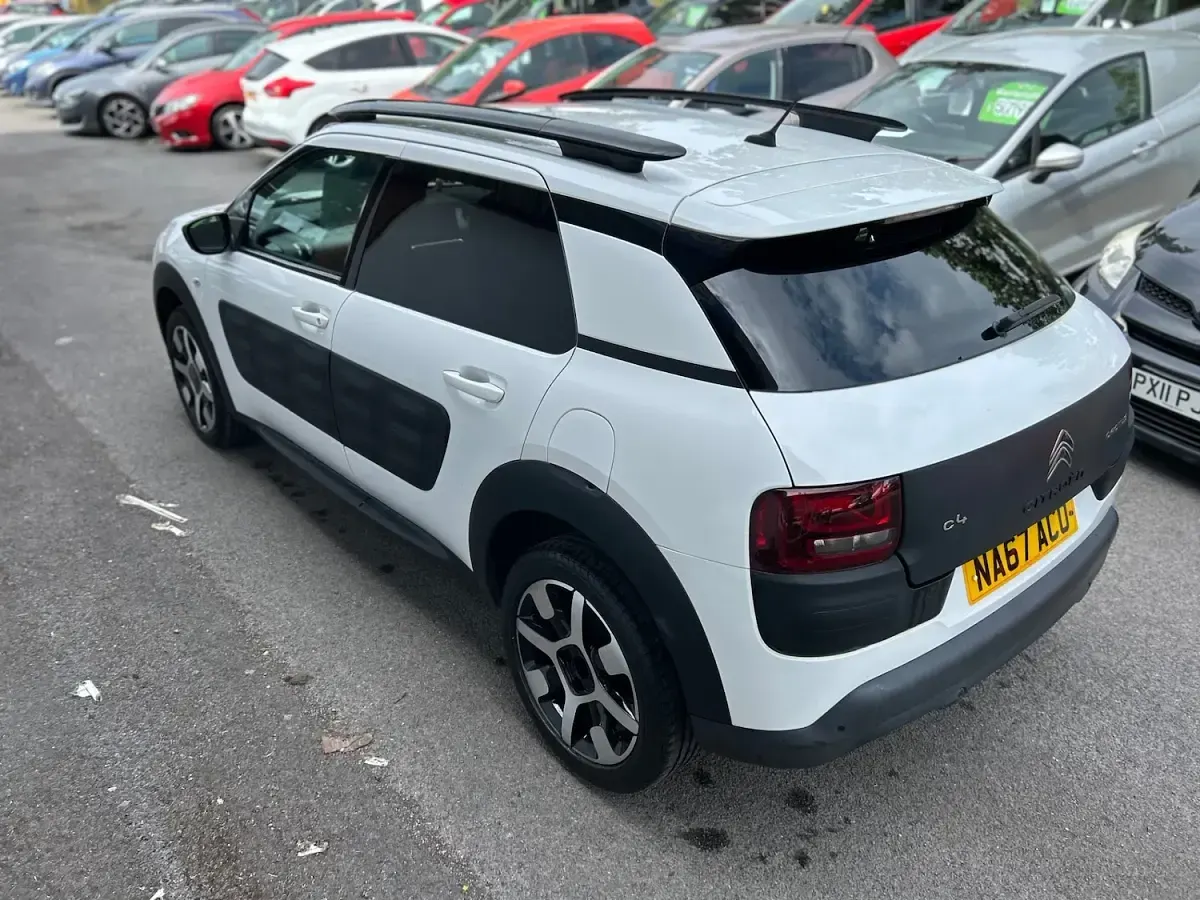 Used Citroën C4 Cactus Flair 82 HP (60 kW) 2017 White Hatchback