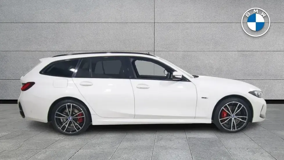 Used BMW 330 M Sport 288 HP (211 kW) 2022 White Estate