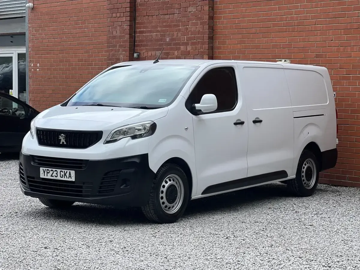 Używany Peugeot Expert Premium 2023 Biały Van
