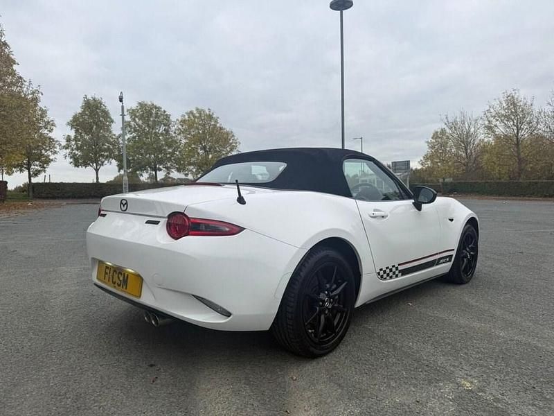 Used Mazda MX5 132 HP (97 kW) 2019 White Cabriolet