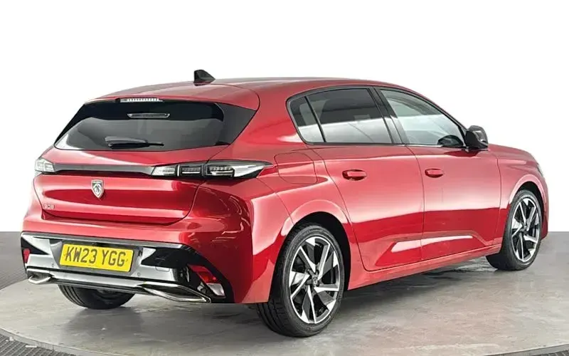 Used Peugeot 308 Allure Premium 131 HP (96 kW) 2023 Red Hatchback