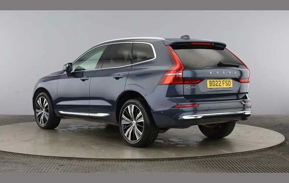 Used Volvo XC60 Inscription 194 HP (142 kW) 2022 Blue SUV
