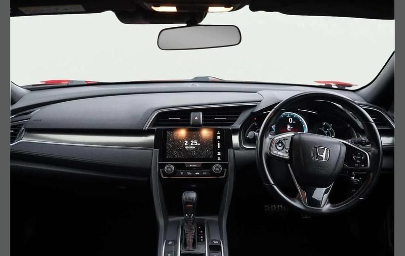 Used Honda Civic Sport 124 HP (91 kW) 2019 Red Hatchback