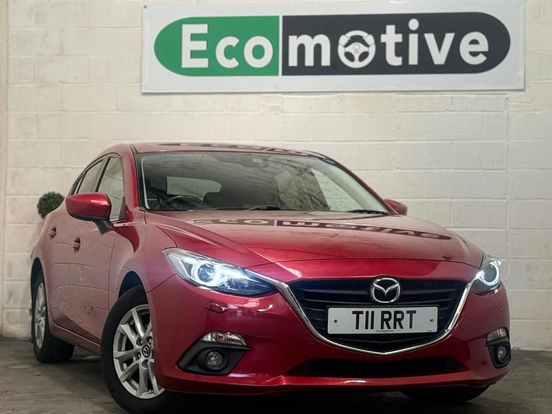 Used Mazda 3 2015 Red Hatchback