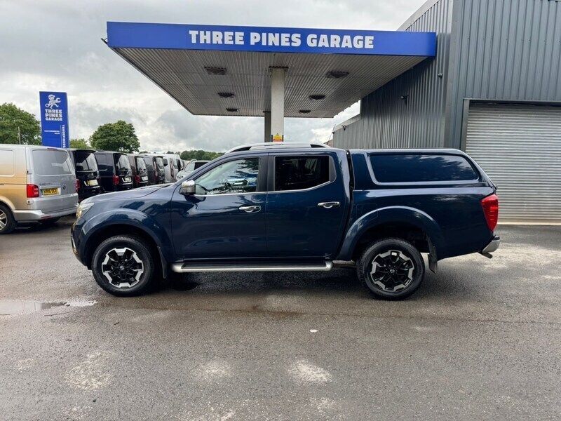 Blue Used 2021 Nissan Navara Tekna Pickup | £13,329 (Fair price) - Image 1/4