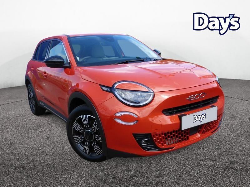 Used Fiat 600 S 100 HP (73 kW) 2024 Orange SUV