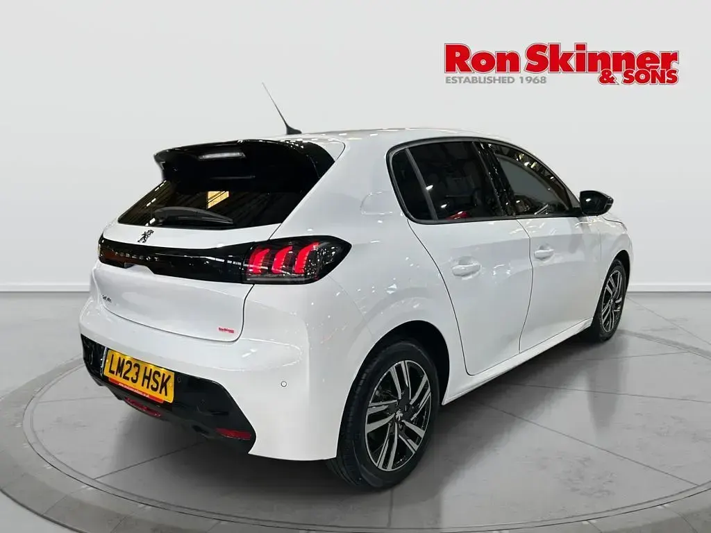 Used Peugeot 208 Allure+ 2023 White Hatchback