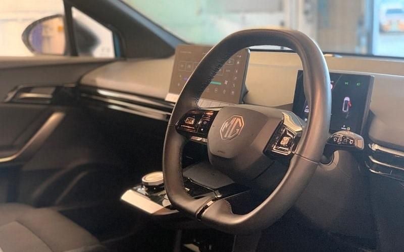 Used MG MG4 EV Trophy 150 kW (204 HP) 2025 Hatchback