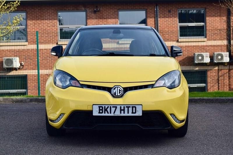 Used MG MG3 106 HP (77 kW) 2017 Yellow Hatchback