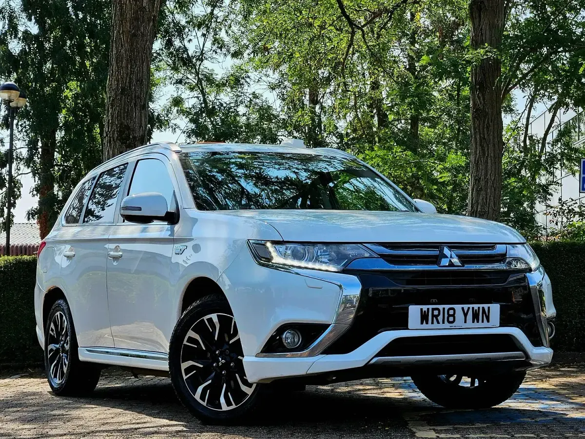 Used Mitsubishi Outlander P-HEV 2018 White