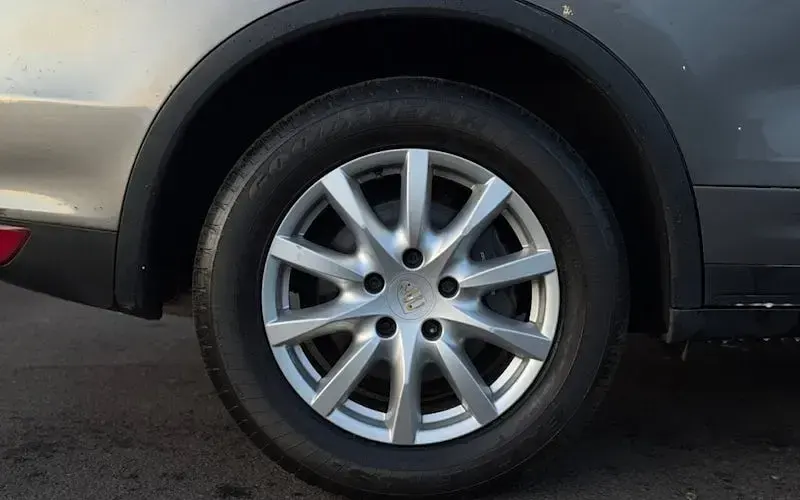 Used Porsche Cayenne 245 HP (180 kW) 2013 Grey SUV
