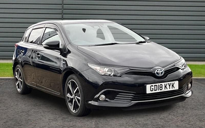 Used Toyota Auris Hybrid Design 136 HP (100 kW) 2019 Hatchback
