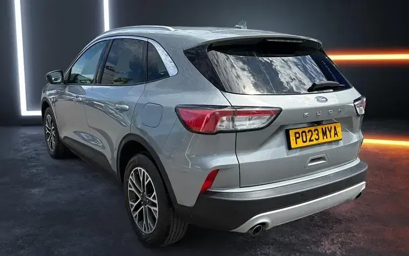 Used Ford Kuga Titanium 150 HP (110 kW) 2023 Silver SUV