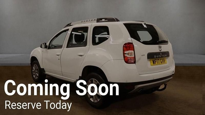 Used Dacia Duster Lauréate 110 HP (80 kW) 2017 White SUV