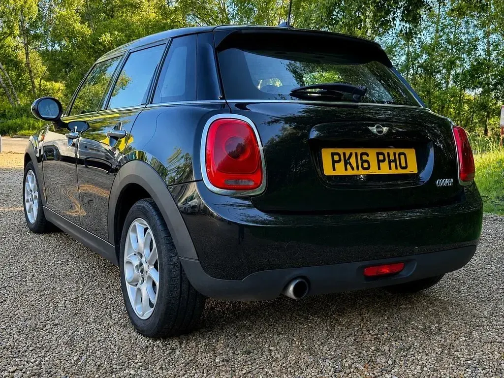 Used Mini Cooper Hatch 136 HP (100 kW) 2016 Black Hatchback