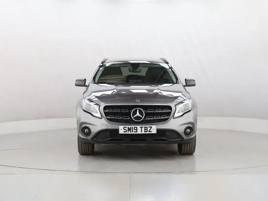 Used Mercedes GLA180 Urban 122 HP (89 kW) 2019 Grey SUV