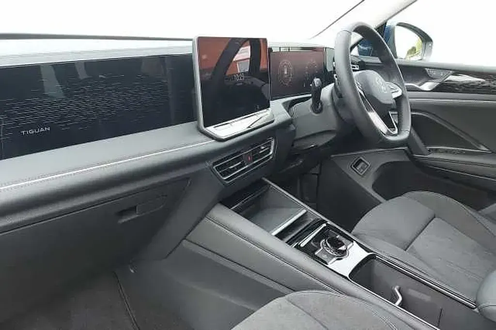 New VW Tiguan Elegance 204 HP (150 kW) 2026 Nightshade blue SUV
