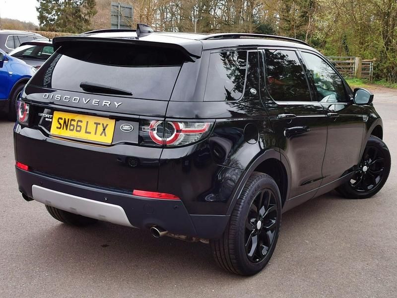 Used Land Rover Discovery Sport HSE 180 HP (132 kW) 2016 Black SUV