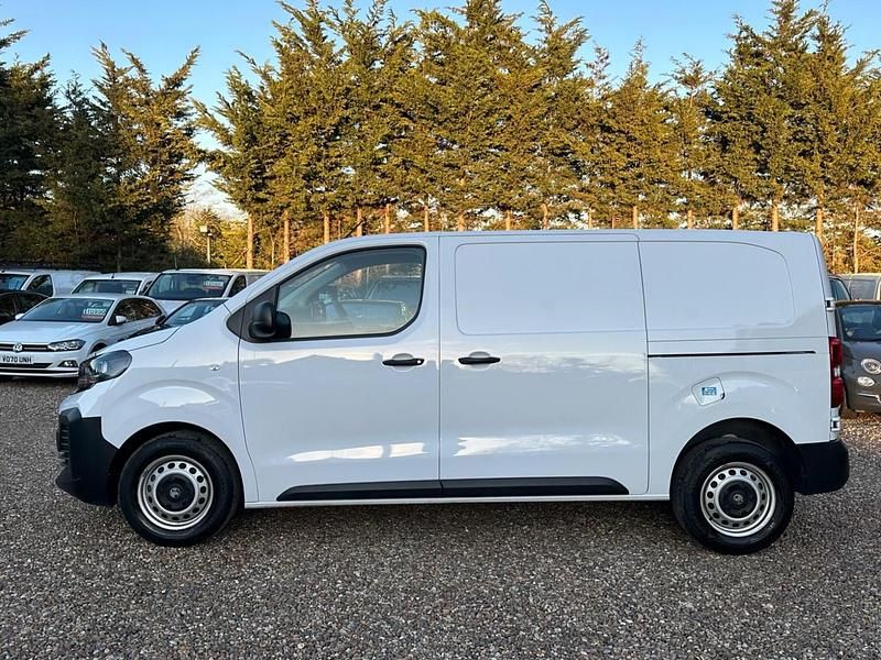 Used Vauxhall Vivaro S 2024 White MPV