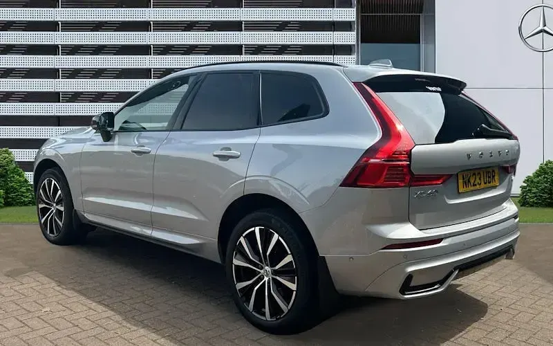 Used Volvo XC60 Plus 197 HP (144 kW) 2023 Silver SUV