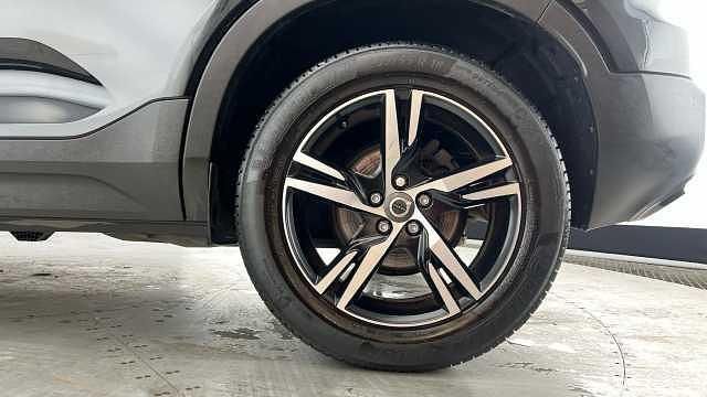 Used Volvo XC40 R-Design 161 HP (118 kW) 2022 SUV