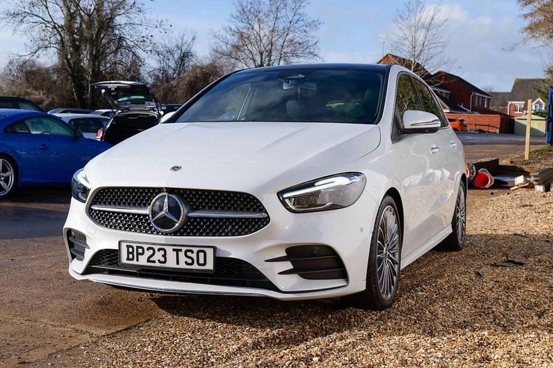 Used Mercedes B200 AMG Line Premium Plus 163 HP (119 kW) 2023 White MPV