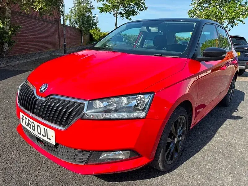 Used Skoda Fabia Colour Edition 75 HP (55 kW) 2019 Red Hatchback