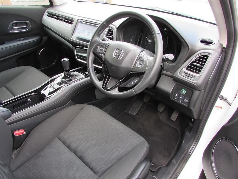 Second-hand Honda HR-V SE 120 CP (88 kW) 2015 Alb SUV